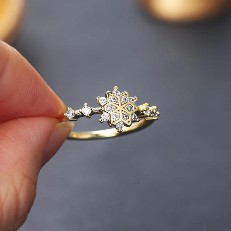 14K Gold Plated Snowflake Ring – Zircon Crystal Winter Jewelry in Gold, Silver or Rose Gold – Dainty Gift for Her, Christmas Ring